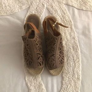 Seychelles Light Brown Wedges